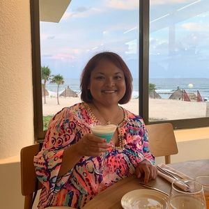 Meet your Posher, Dina